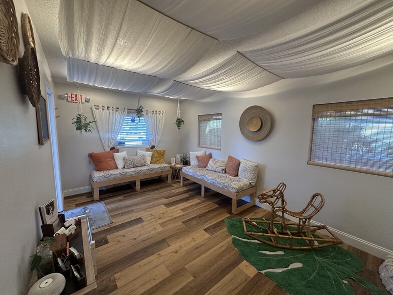 More Photos Of 230 Benmore Dr, Winter Park Medical For Sale