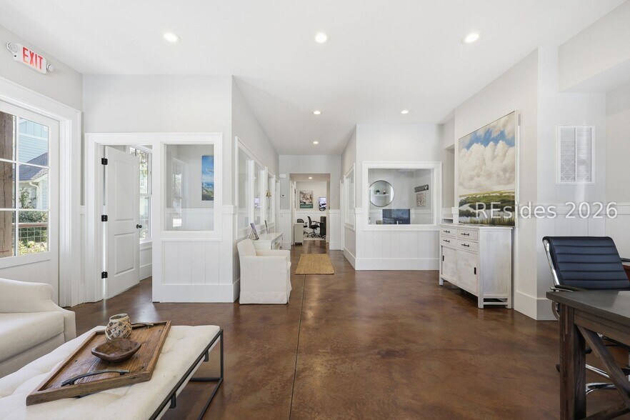 More Photos Of 1250 May River Rd, Bluffton Office For Sale