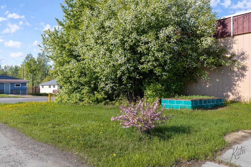 More Photos Of 2001 Airport Way, Fairbanks Restaurant For Sale