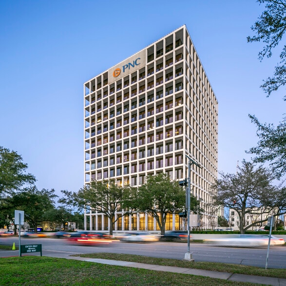 More Photos Of 2001 Kirby Dr, Houston Office For Lease