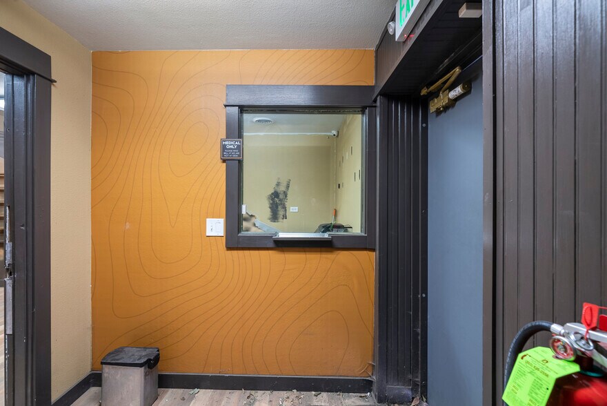 More Photos Of 4837 N Washington St, Denver Freestanding For Sale