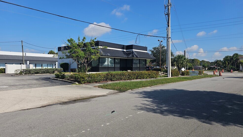 More Photos Of 700 W Boynton Beach Blvd, Boynton Beach Restaurant For Lease