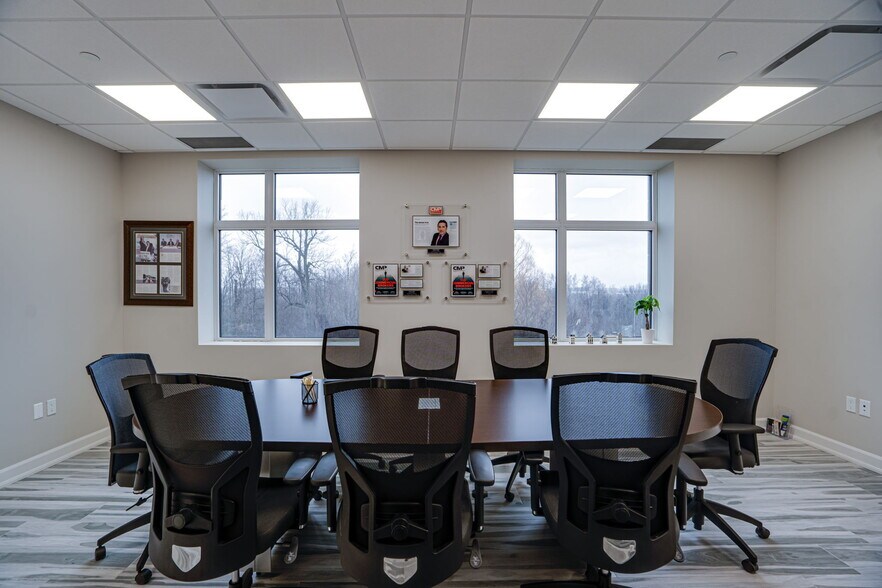 More Photos Of 200 Cachet Woods Crt, Markham Office For Lease