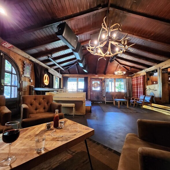 More Photos Of 2261 Maricopa Hwy, Ojai General Retail For Lease