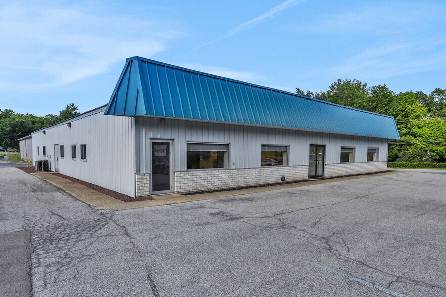 More Photos Of 230 N Plank Rd, Newburgh Light Distribution For Lease