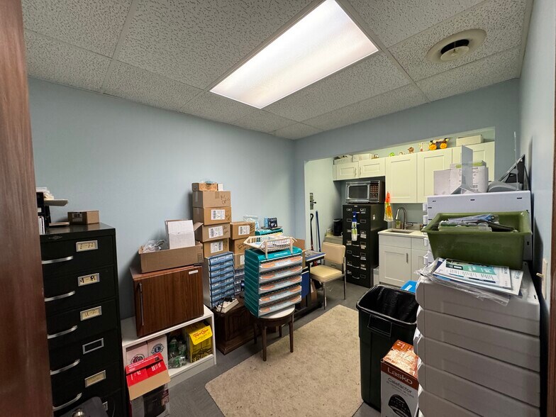 More Photos Of 34 N Island Ave, Batavia Medical For Lease