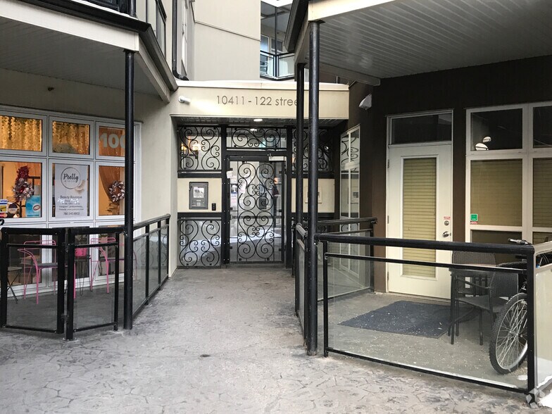 More Photos Of 10403 122nd St NW, Edmonton Apartments For Sale