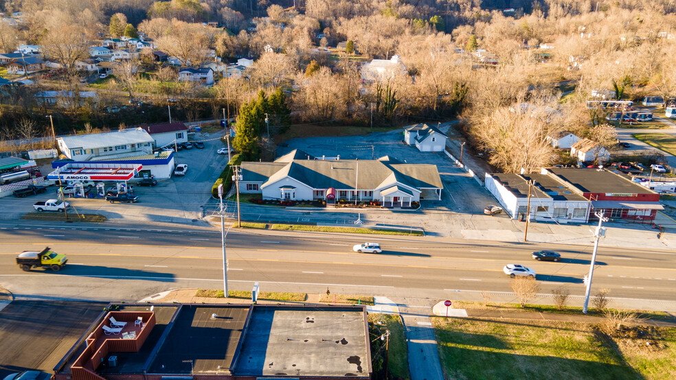 Primary Photo Of 700 W Central Ave, Lafollette Funeral Home For Sale