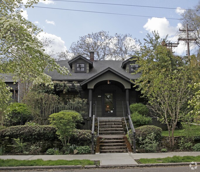 More Photos Of 3507 SW Corbett Ave, Portland Office For Sale