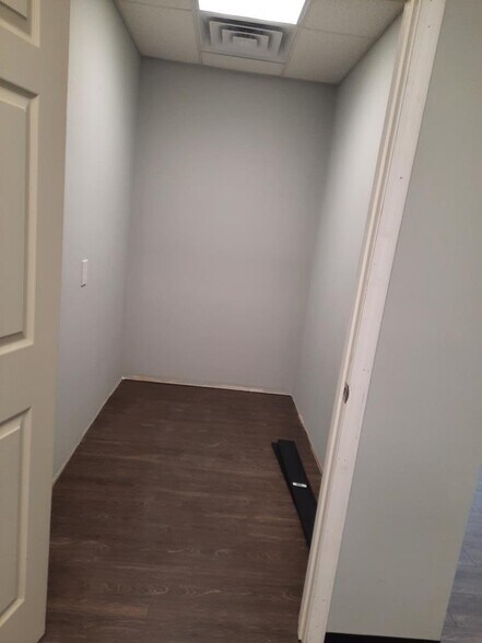 More Photos Of 105-121 Murray Plz, Chatsworth General Retail For Sale