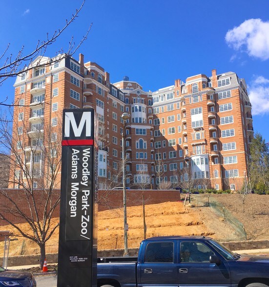 More Photos Of 2625 Connecticut Ave NW, Washington Storefront Retail Office For Lease