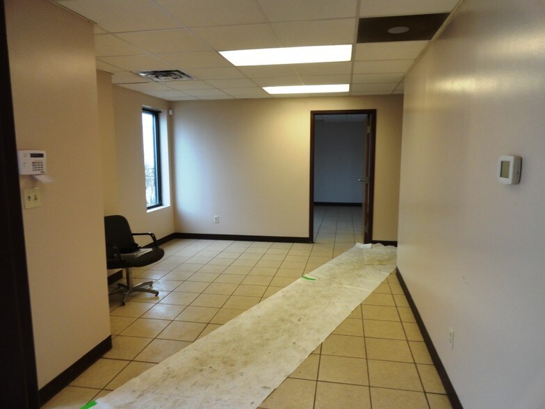 More Photos Of 7685 Fishel Dr N, Dublin Warehouse For Lease