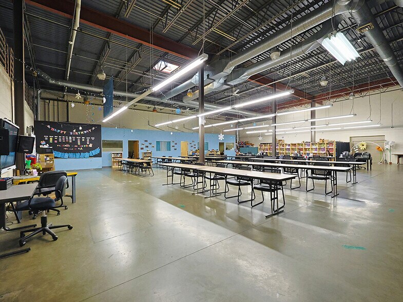 More Photos Of 1311 Carlton Ave, Charlottesville Flex For Sale