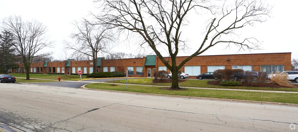 More Photos Of 1801 Hicks Rd, Rolling Meadows Office For Sale