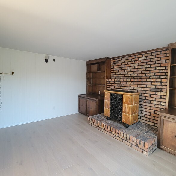 More Photos Of 22025 8th St, Silverhill Office Residential For Sale