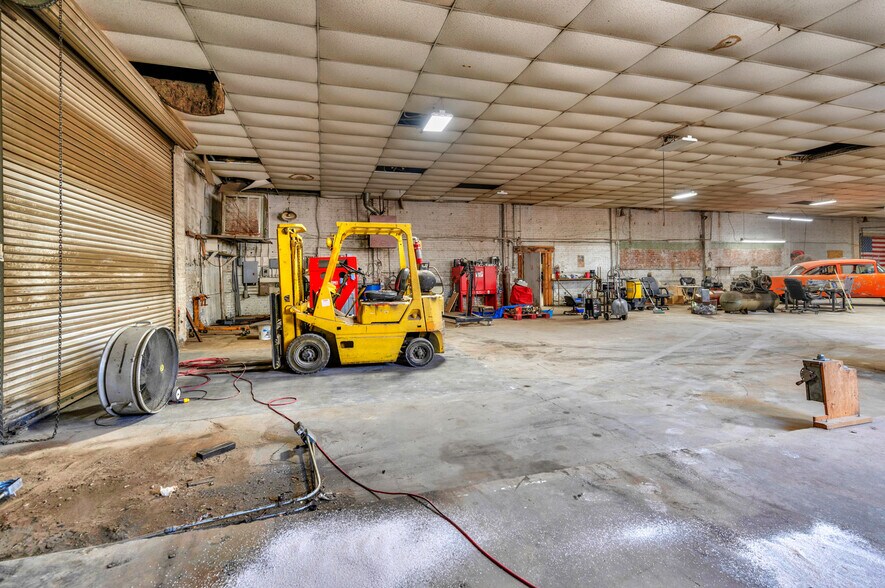 More Photos Of 201 E St, Lemoore Auto Repair For Sale