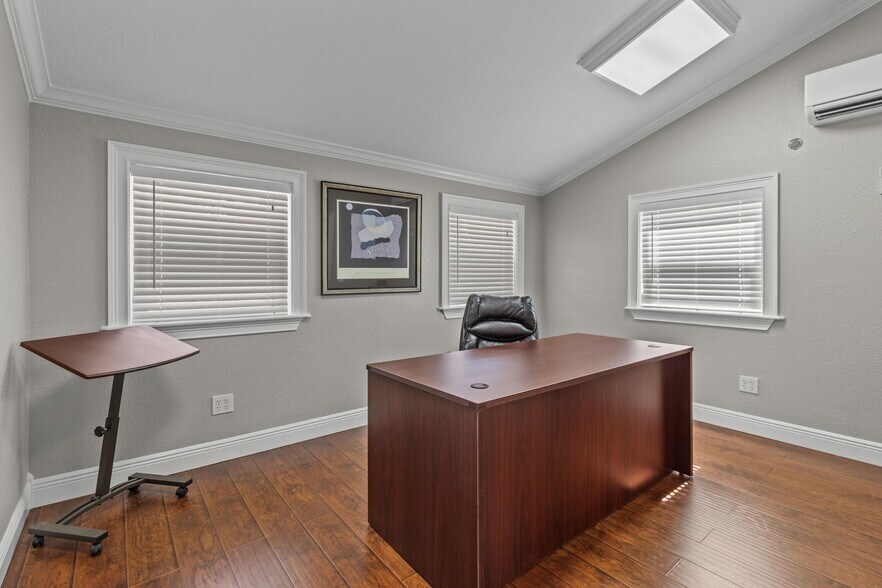 More Photos Of 1122 Omaha St, Palm Harbor Office Residential For Sale