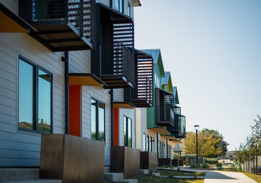 More Photos Of 1911 Dutton Dr, San Marcos Office Residential For Sale