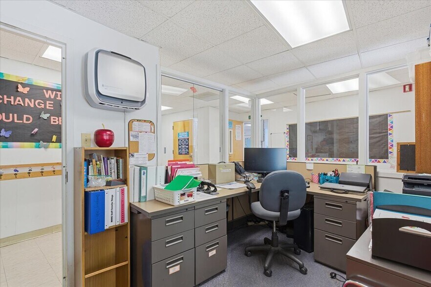 More Photos Of 2330 Mount Hebron Dr, Ellicott City Schools For Lease