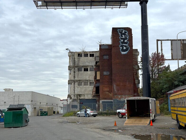 More Photos Of 1100R S Christopher Columbus Blvd, Philadelphia Industrial For Sale