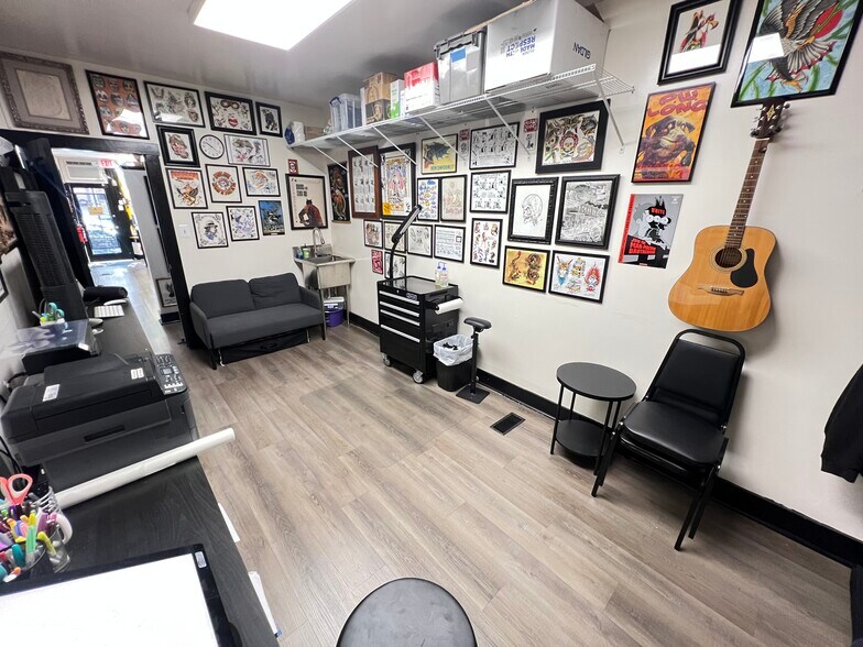 More Photos Of 1438-1442 Light St, Baltimore Showroom For Sale