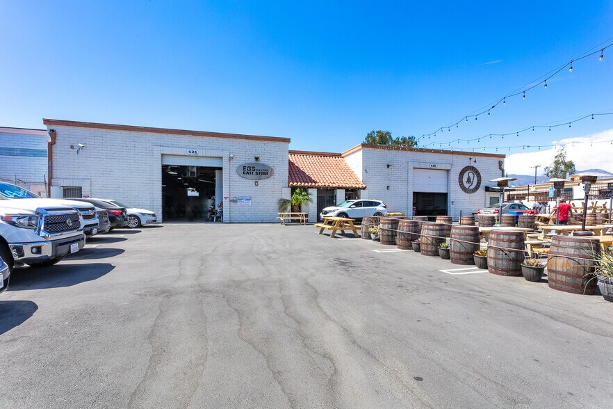 More Photos Of 425 Park Ave, San Fernando Warehouse For Sale