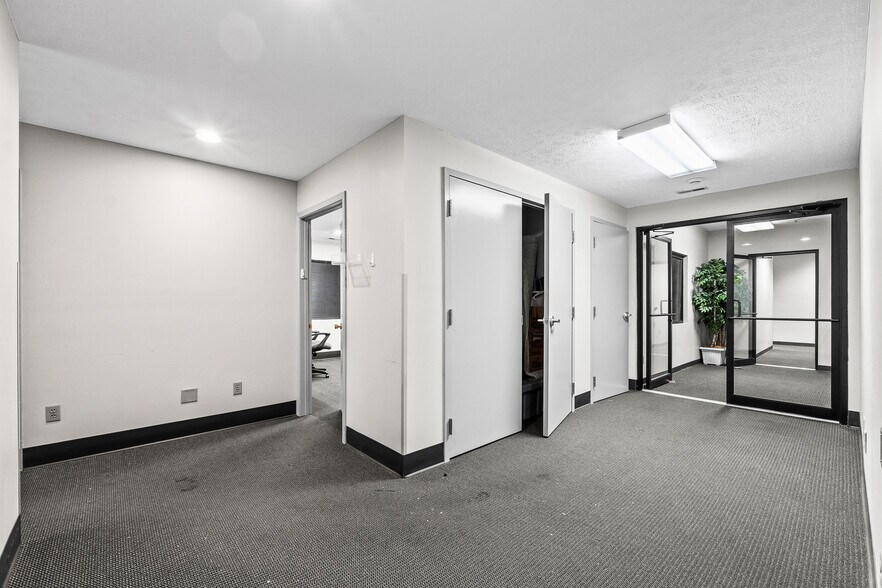 More Photos Of 7200 Highway 150, Greenville Office For Sale