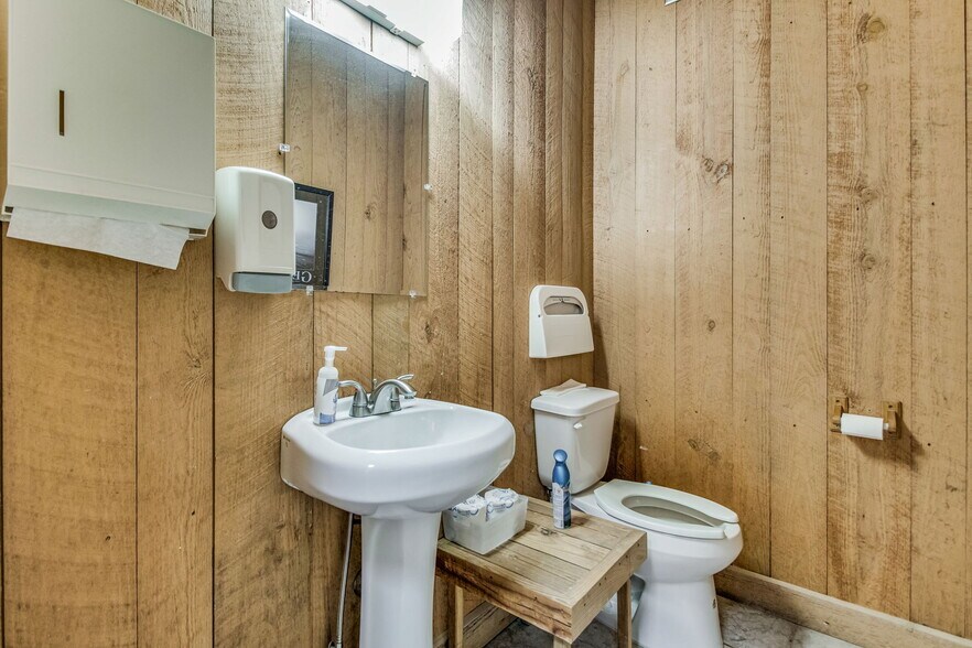 More Photos Of 725 S J St, Pensacola Office Residential For Sale