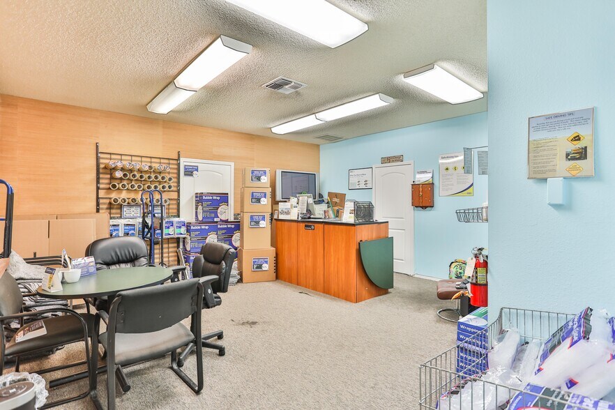 More Photos Of 209 Harding Blvd, Roseville Loft Creative Space For Lease