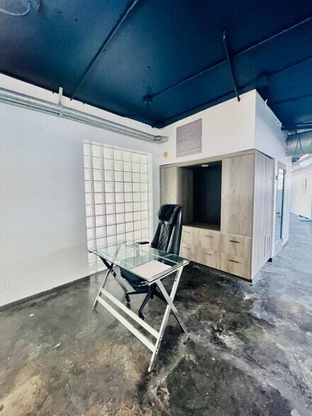 More Photos Of 2424 S Dixie Hwy, Coconut Grove Loft Creative Space For Sale
