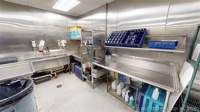 More Photos Of 207 Commerce Dr, Wewoka Restaurant For Sale