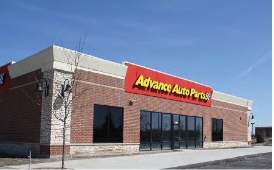 More Photos Of 1386 Butterfield Rd, Aurora Freestanding For Lease