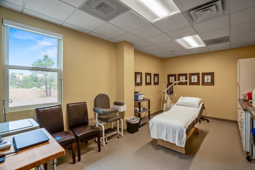 More Photos Of 450 St Michael's Dr, Santa Fe Office For Sale