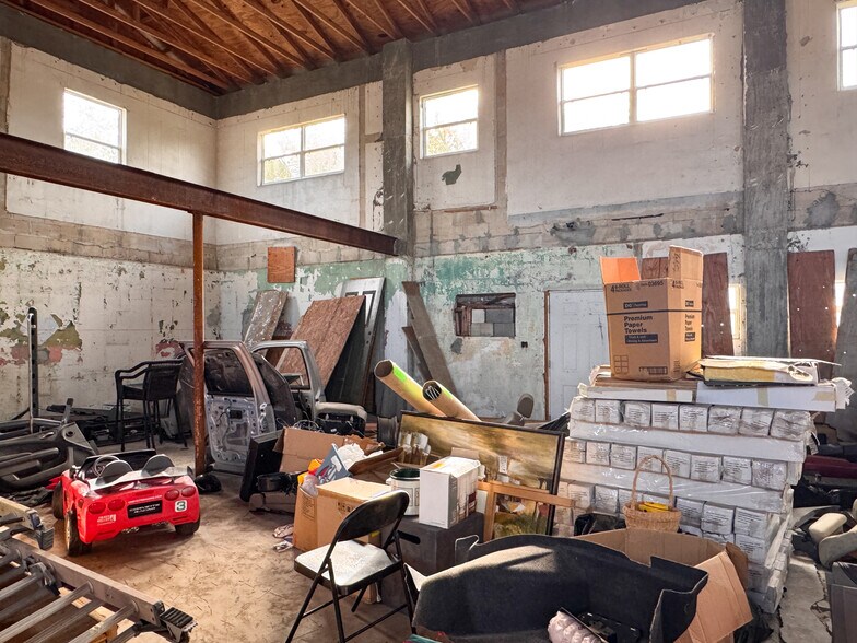 More Photos Of 701 W King St, Cocoa Warehouse For Sale