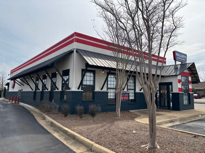 More Photos Of 3282 N Gloster St, Tupelo Fast Food For Sale