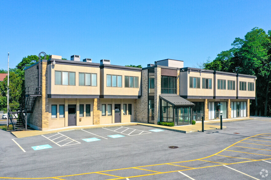 Primary Photo Of 92-94 Walnut St, Saugus Medical For Sale