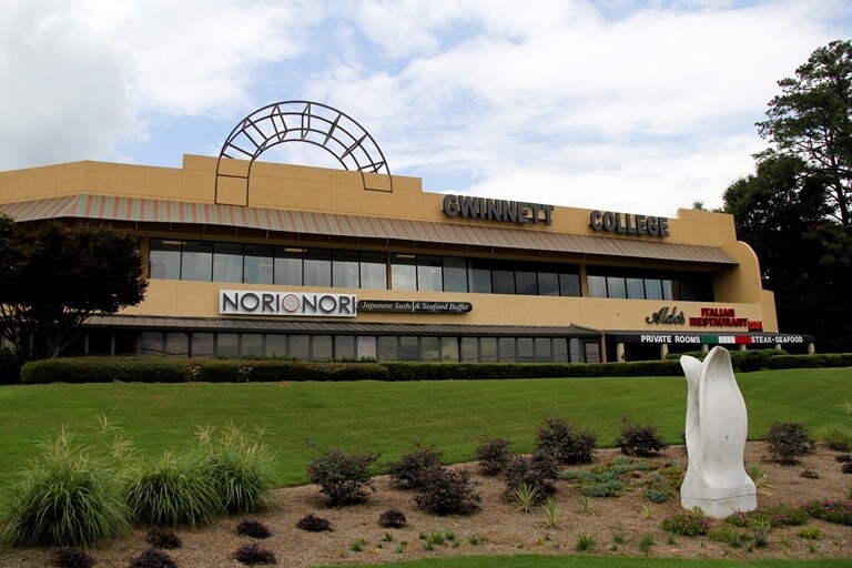 More Photos Of 6690 NE Roswell Rd, Atlanta Unknown For Lease