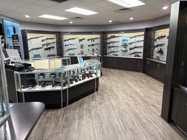 More Photos Of 4811 W Michaels Dr, Appleton General Retail For Sale