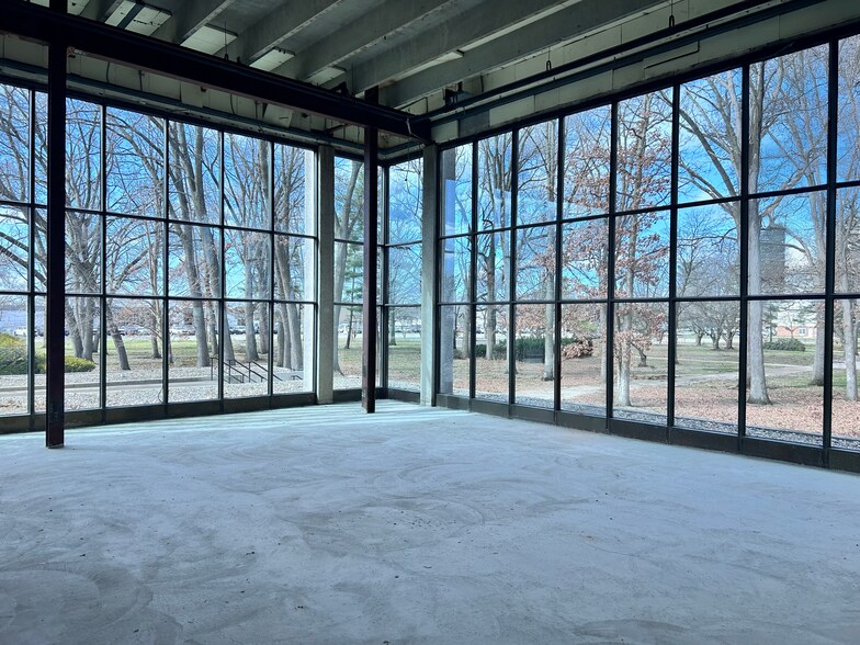 Primary Photo Of 2520 Bypass Rd, Elkhart Office For Lease