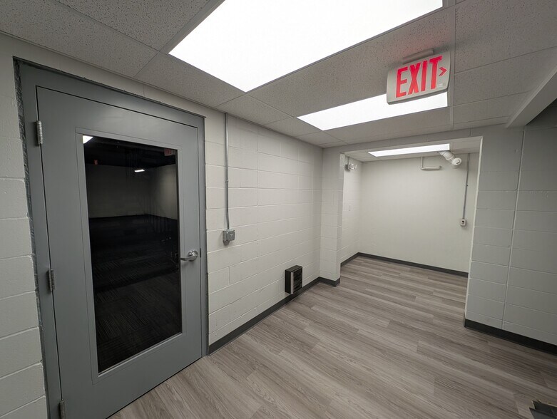 More Photos Of 4615 N Prospect Rd, Peoria Heights Storefront Retail Office For Lease