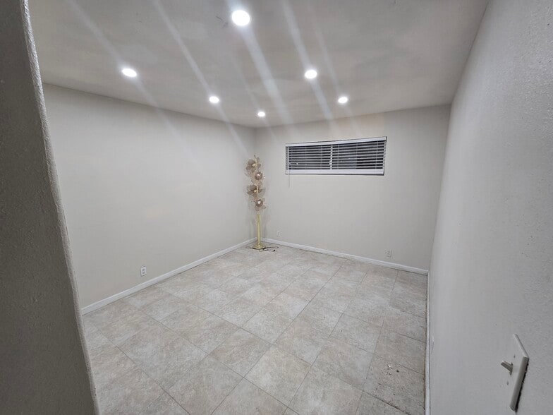 More Photos Of 5100 Pebble Beach Blvd, Las Vegas Apartments For Sale