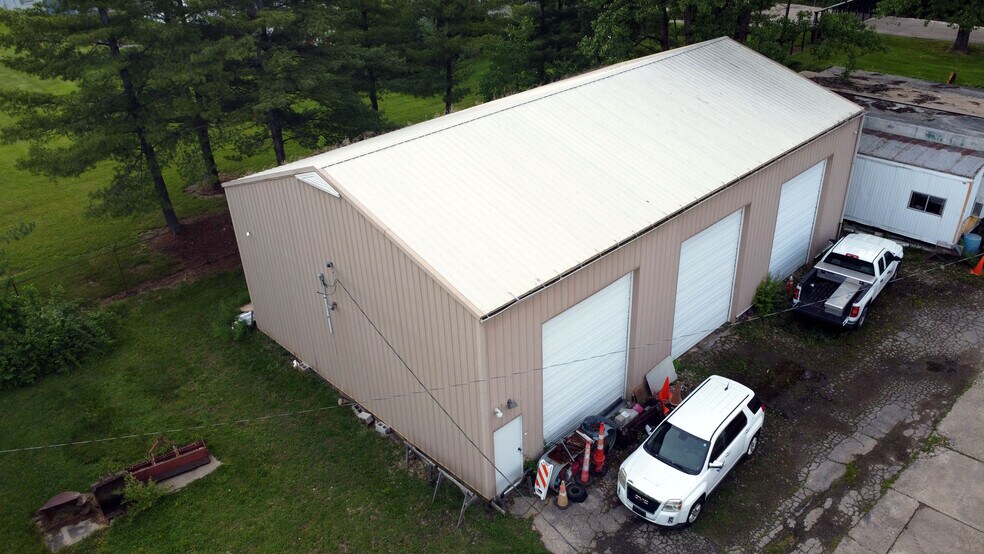 More Photos Of 1705 Guenther Rd, Dayton Flex For Sale