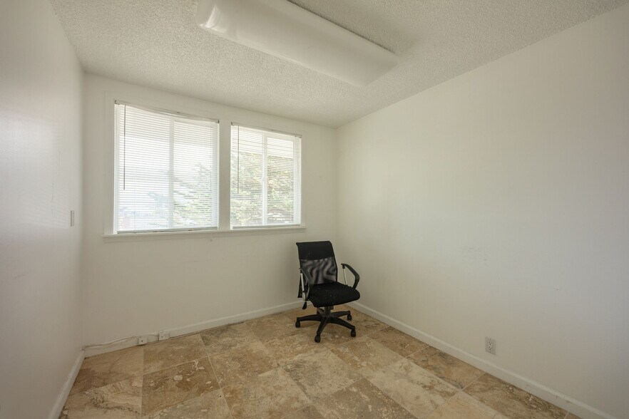 More Photos Of 667-669 Crespi Dr, Pacifica Medical For Sale