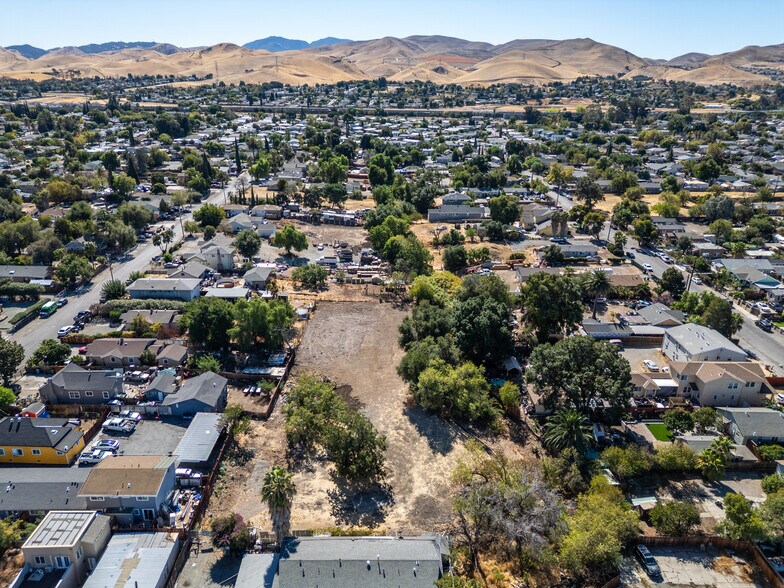 More Photos Of 0 Mountain View Ave, Bay Point Land For Sale