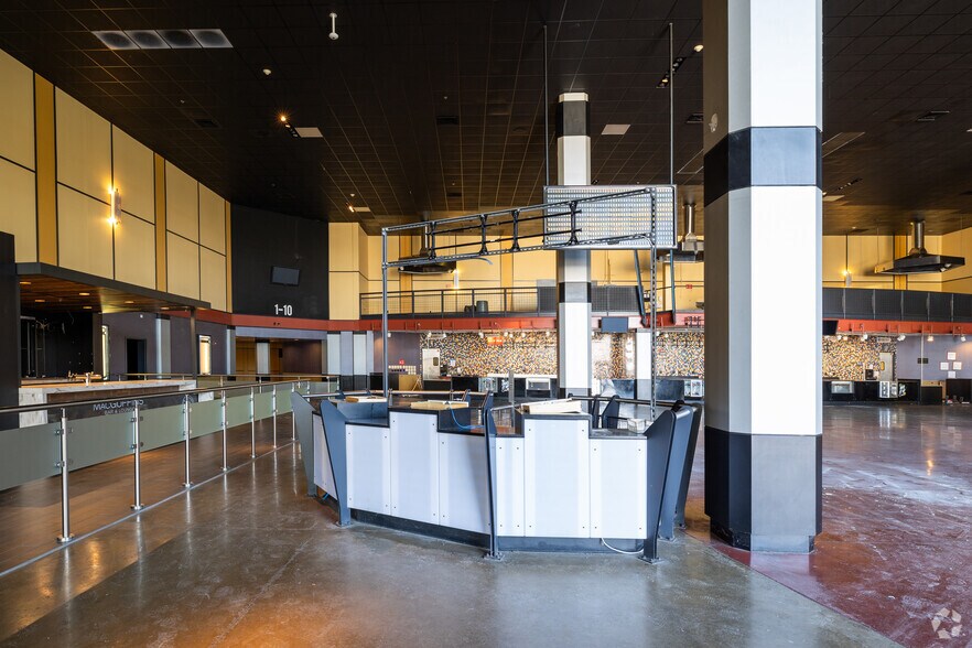 More Photos Of 3930 E Dupont Rd, Fort Wayne Movie Theatre For Sale