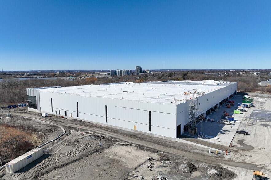 More Photos Of 220 Water St, Whitby Warehouse For Lease