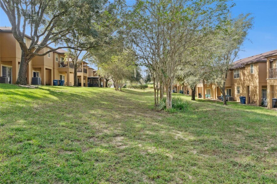 More Photos Of 245 Cambria Ave, Davenport Specialty For Sale