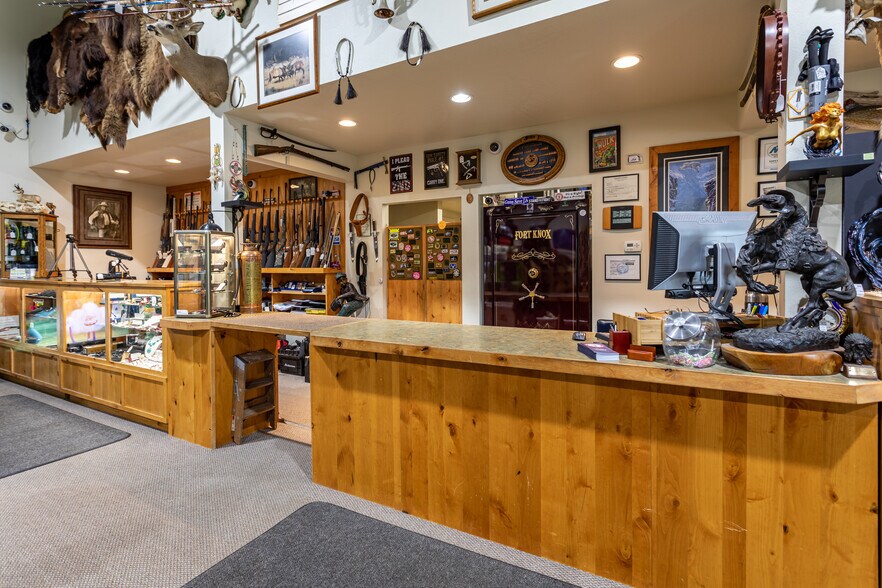 More Photos Of 1300 Clark Fork Dr, Missoula Freestanding For Sale