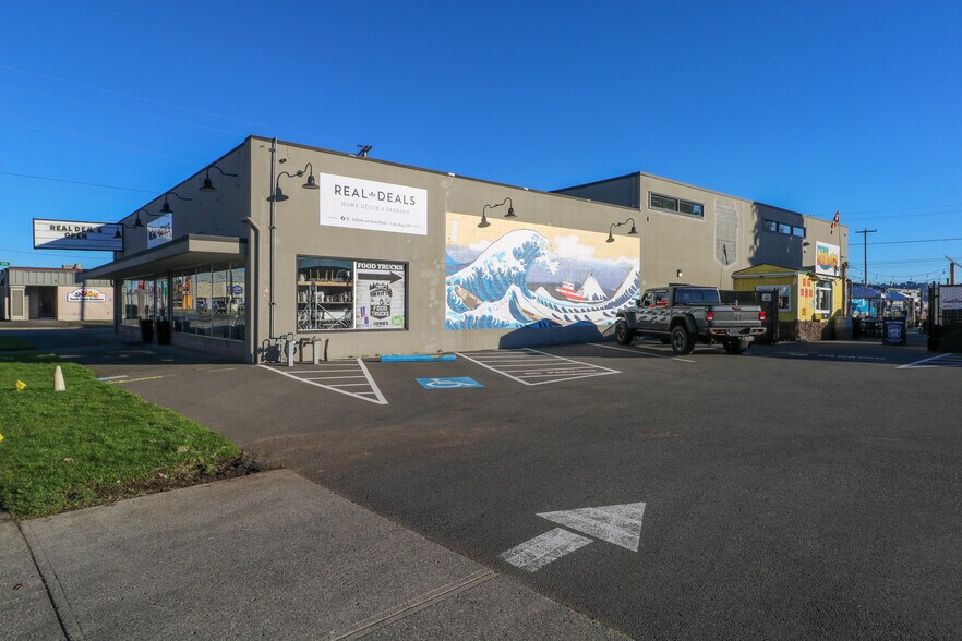 More Photos Of 775 N Front St, Coos Bay Bar For Sale