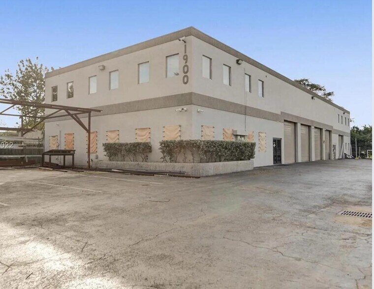 More Photos Of 1901 NW 32nd St, Pompano Beach Warehouse For Lease